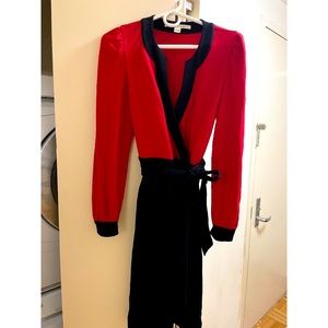 Diane von Furstenberg DVF Iconic 100% Wool Long Sleeved Wrap Dress